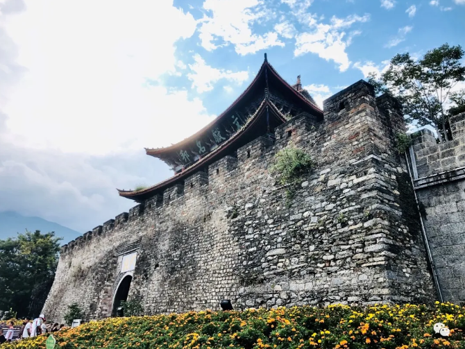 红日星集团精英团队 一 金秋云南之旅