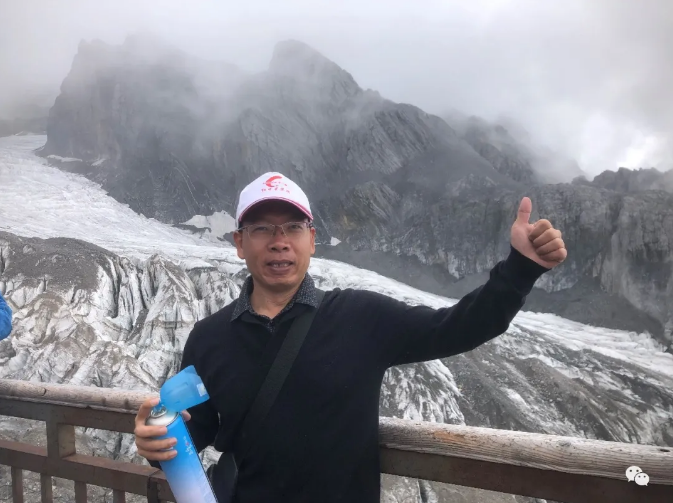 红日星集团精英团队 一 金秋云南之旅